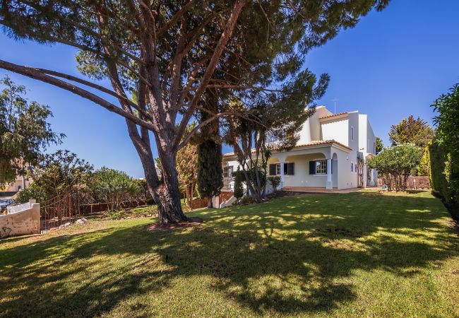 Villa in Albufeira - Villa Cambria by OCvillas  Villa in Albufeira - Villa Cambria by OCvillas