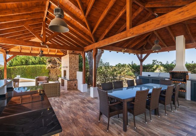 Villa in Albufeira - Villa Cambria by OCvillas  Villa in Albufeira - Villa Cambria by OCvillas