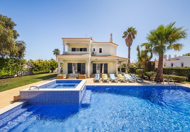 Villa in Albufeira - Villa Cambria by OCvillas  Villa in Albufeira - Villa Cambria by OCvillas