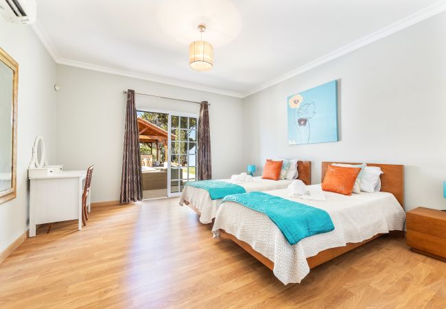 Villa in Albufeira - Villa Cambria by OCvillas  Villa in Albufeira - Villa Cambria by OCvillas