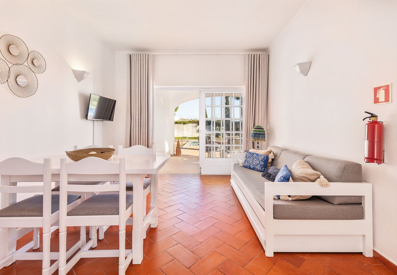 Apartment in Albufeira - Flat Cacto OCV - Pool & Private Parking