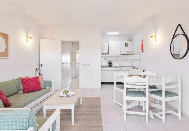 Apartment in Albufeira - Flat Dalia OCV - Pool & Private Parking