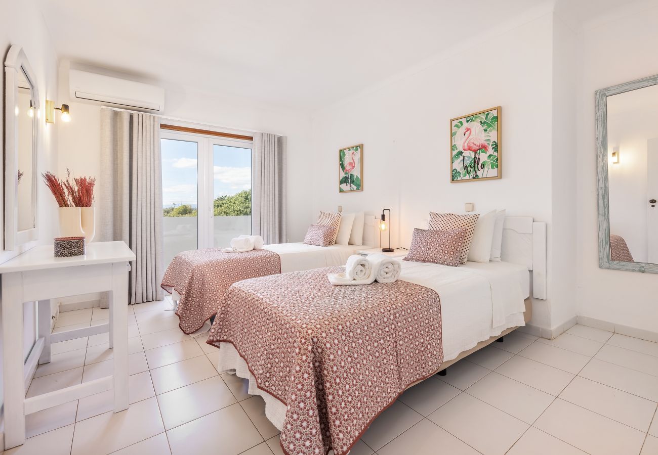 Apartment in Albufeira - Flat Dalia OCV - Pool & Private Parking