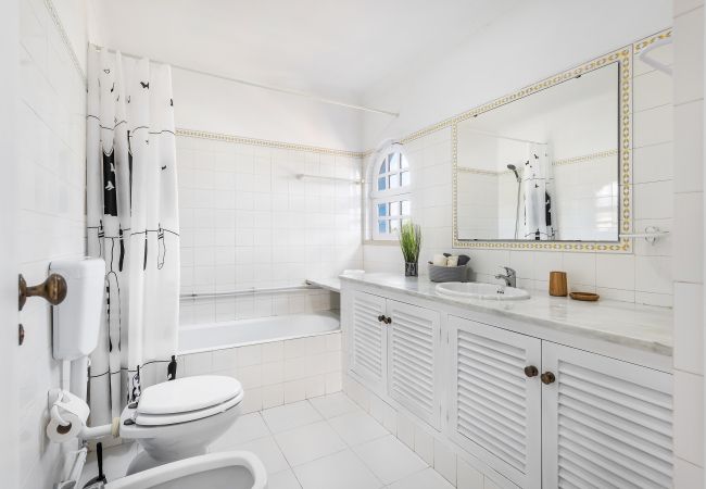 Apartment in Albufeira - Flat Flor de Lis OCV - Pool & Private Parking Apartment in Albufeira - Flat Flor de Lis OCV - Pool & Private Parking