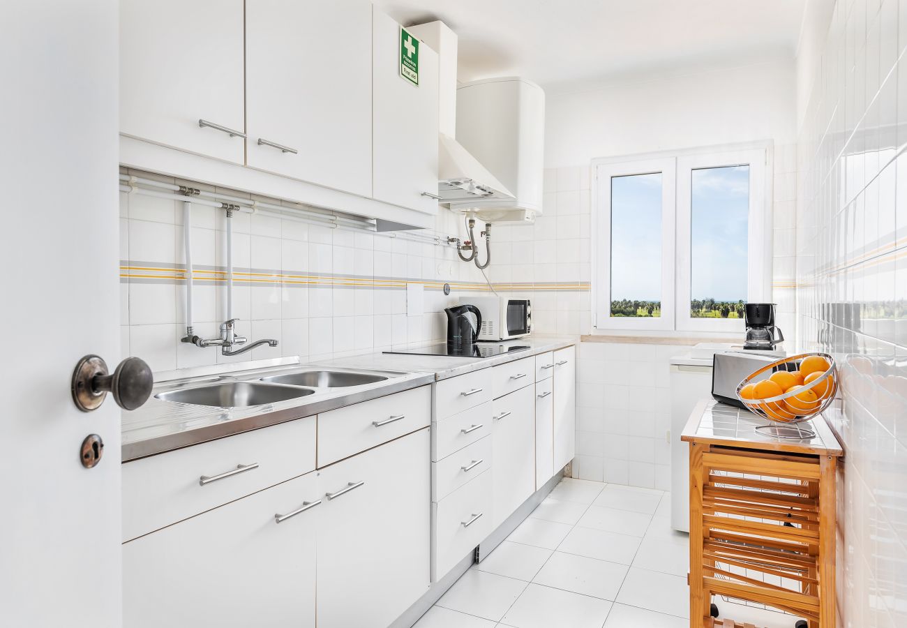 Apartment in Albufeira - Flat Flor de Lis OCV - Pool & Private Parking