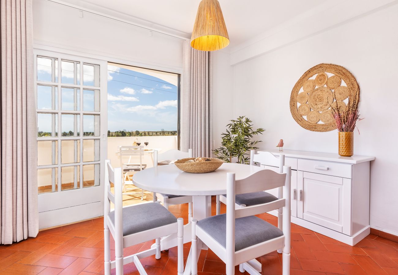 Apartment in Albufeira - Flat Flor de Lis OCV - Pool & Private Parking