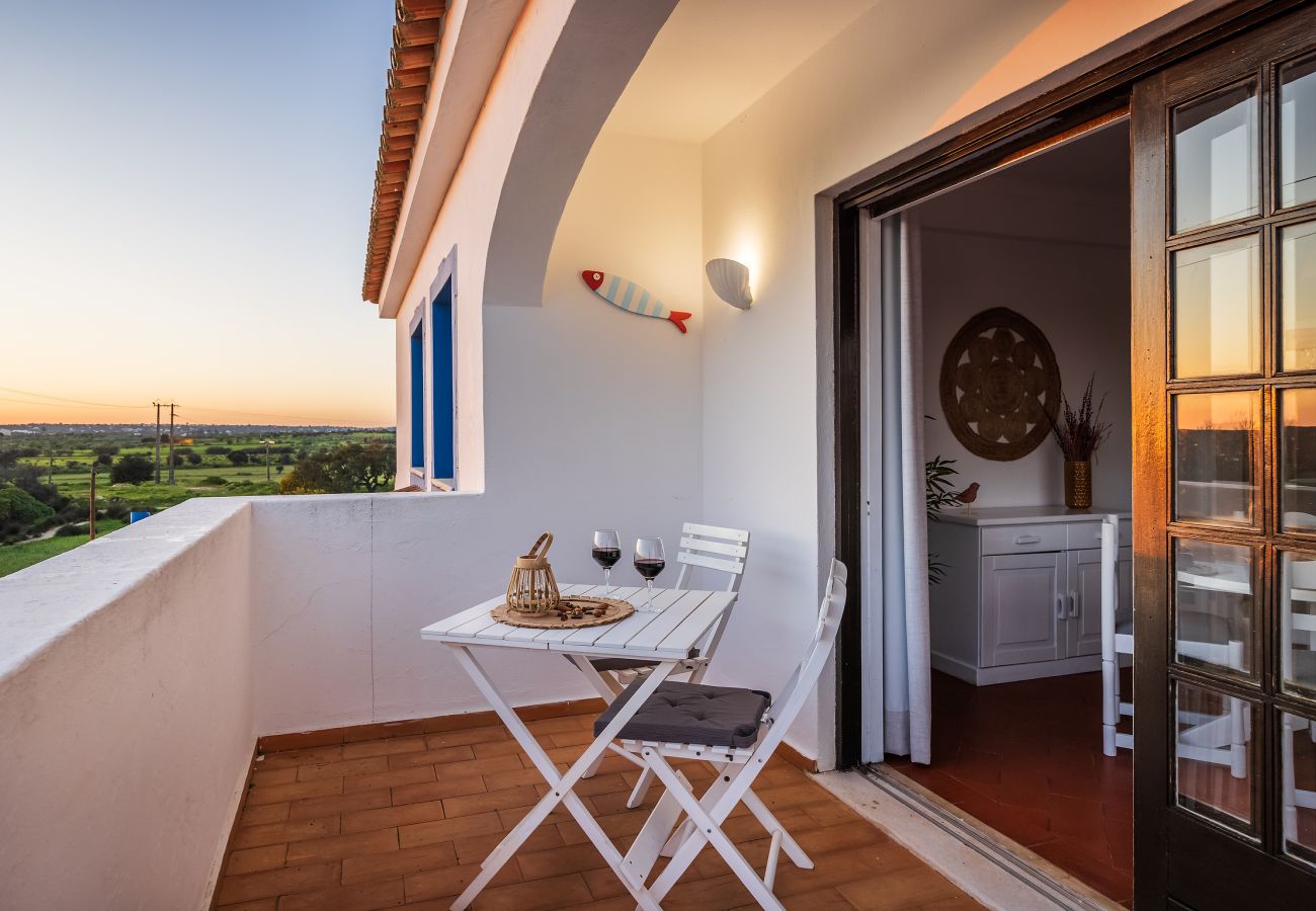 Apartment in Albufeira - Flat Flor de Lis OCV - Pool & Private Parking