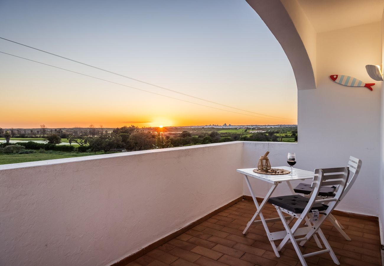 Apartment in Albufeira - Flat Flor de Lis OCV - Pool & Private Parking