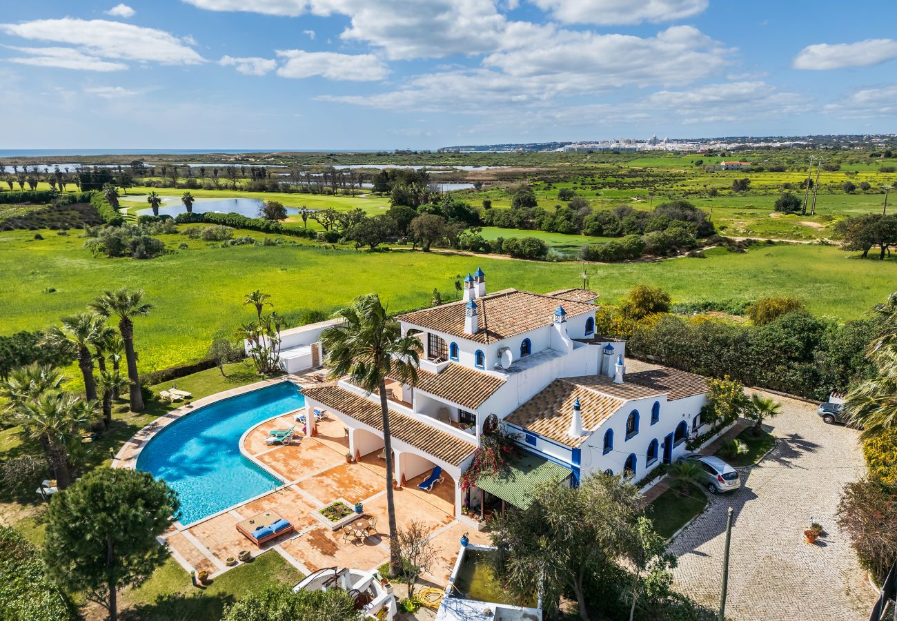 Apartment in Albufeira - Flat Flor de Lis OCV - Pool & Private Parking