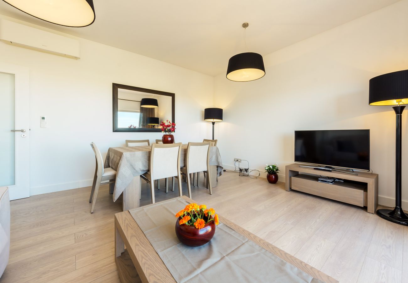 Apartment in Albufeira - Apt. Deluxe OCV - Pool & Albufeira View