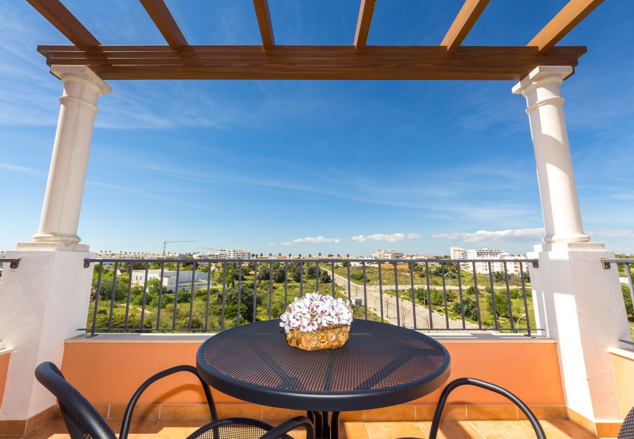 Apartment in Albufeira - Apt. Deluxe OCV - Pool & Albufeira View