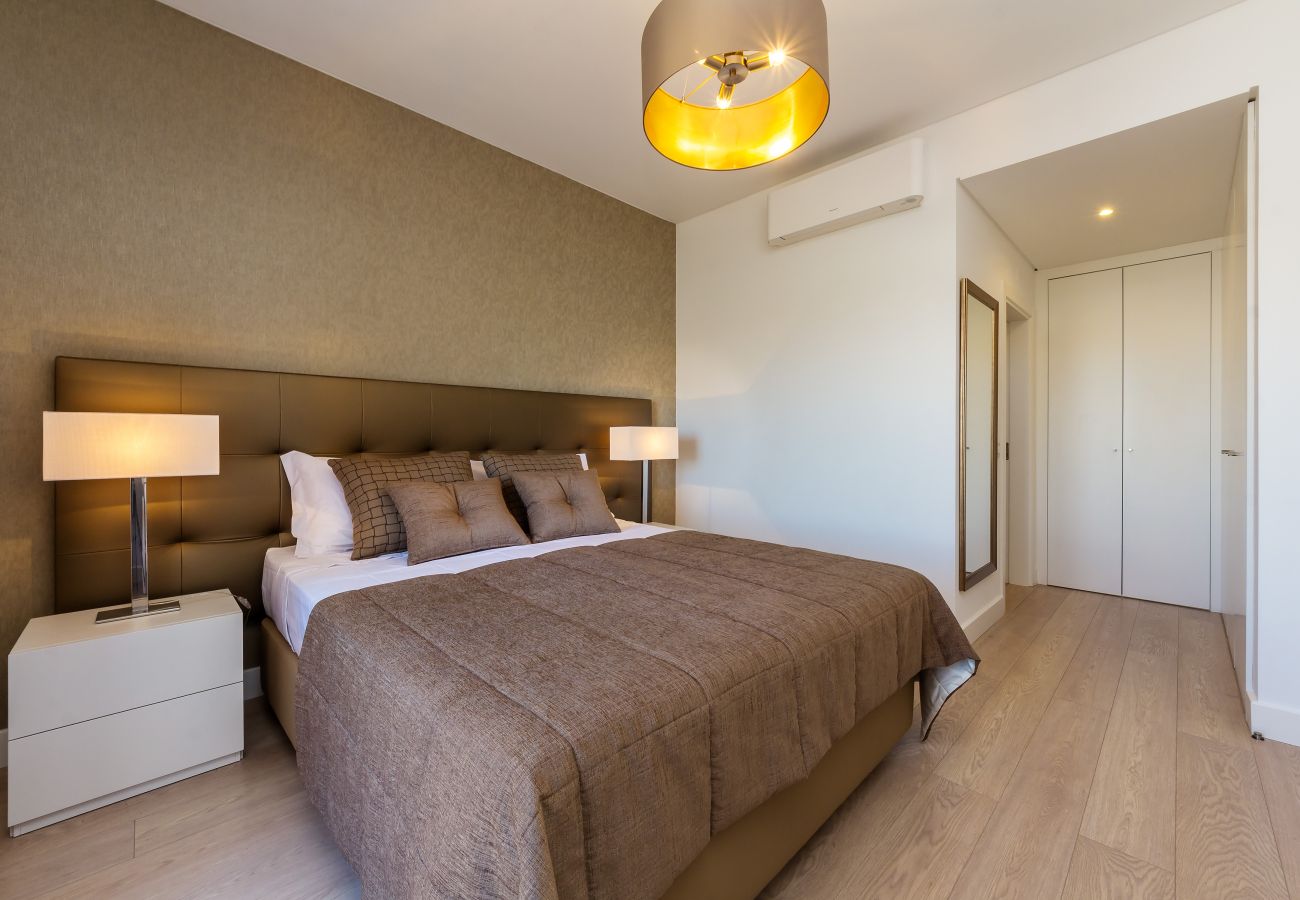 Apartment in Albufeira - Apt. Deluxe OCV - Pool & Albufeira View