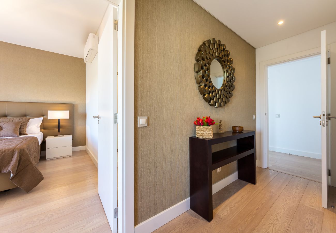 Apartment in Albufeira - Apt. Deluxe OCV - Pool & Albufeira View