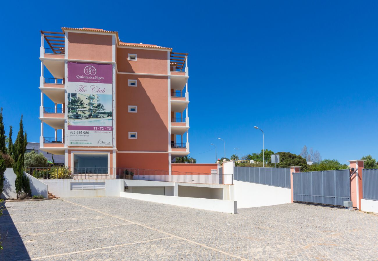 Apartment in Albufeira - Apt. Deluxe OCV - Pool & Albufeira View