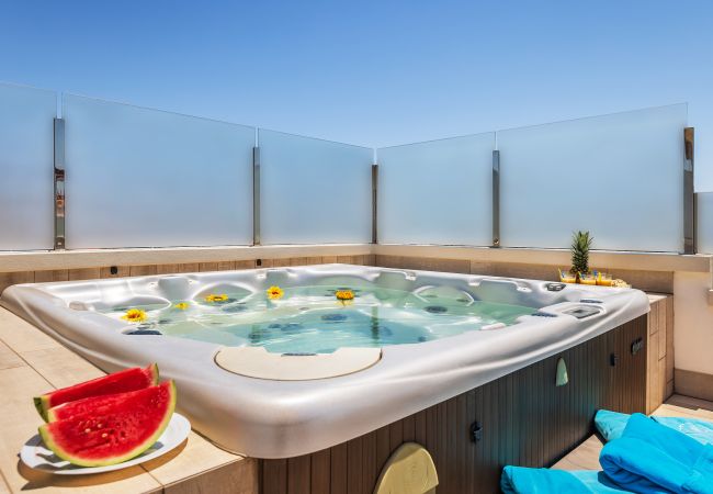 Villa in Albufeira - Villa Sunflower OCV - Pool & Jacuzzi Villa in Albufeira - Villa Sunflower OCV - Pool & Jacuzzi