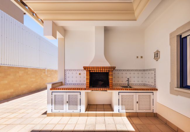 Villa in Albufeira - Villa Sunflower OCV - Pool & Jacuzzi Villa in Albufeira - Villa Sunflower OCV - Pool & Jacuzzi