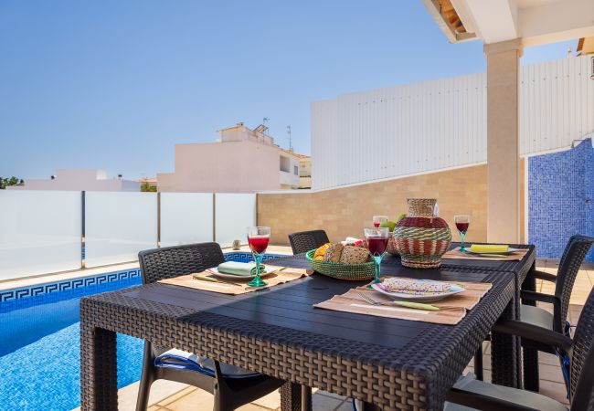 Villa in Albufeira - Villa Sunflower OCV - Pool & Jacuzzi Villa in Albufeira - Villa Sunflower OCV - Pool & Jacuzzi