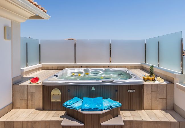 Villa in Albufeira - Villa Sunflower OCV - Pool & Jacuzzi Villa in Albufeira - Villa Sunflower OCV - Pool & Jacuzzi