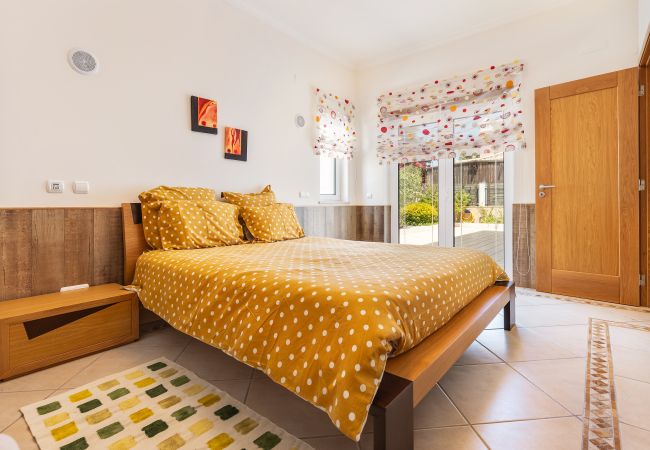 Villa in Albufeira - Villa Sunflower OCV - Pool & Jacuzzi Villa in Albufeira - Villa Sunflower OCV - Pool & Jacuzzi