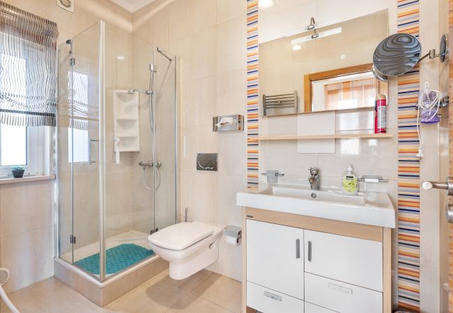 Villa in Albufeira - Villa Sunflower OCV - Pool & Jacuzzi Villa in Albufeira - Villa Sunflower OCV - Pool & Jacuzzi