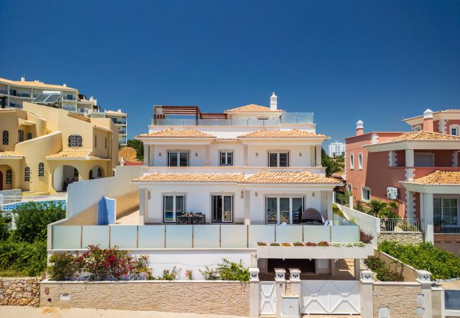 Villa in Albufeira - Villa Sunflower OCV - Pool & Jacuzzi Villa in Albufeira - Villa Sunflower OCV - Pool & Jacuzzi