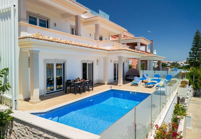 Villa in Albufeira - Villa Sunflower OCV - Pool & Jacuzzi Villa in Albufeira - Villa Sunflower OCV - Pool & Jacuzzi
