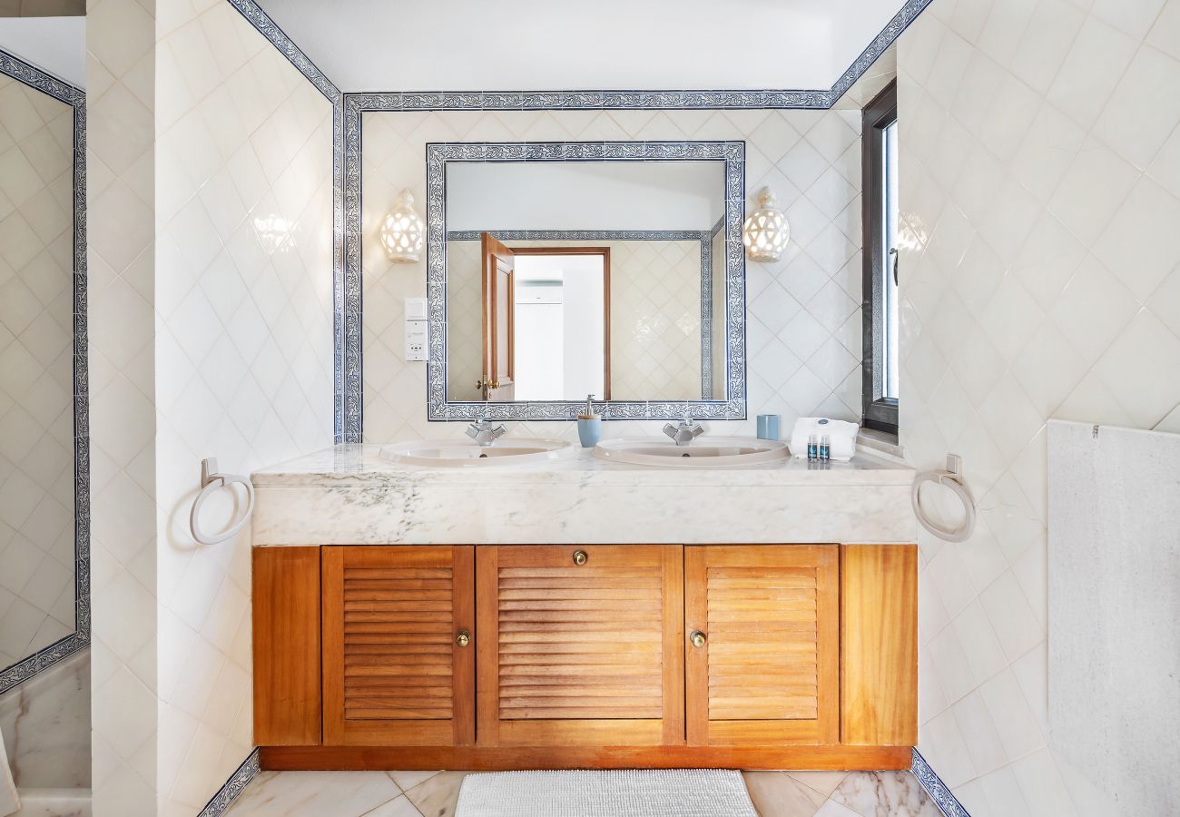 Villa in Albufeira - Villa Coral OCV - Private w/ pool Sao Rafael beach