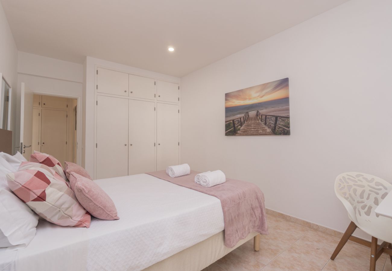 Apartment in Albufeira - Central Apartment - Rooftop pool