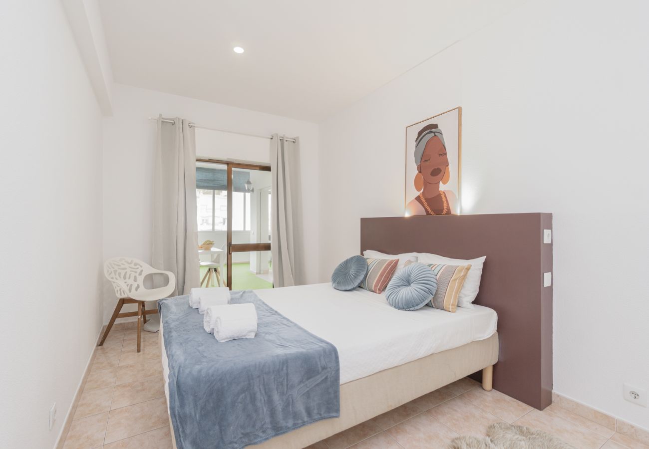 Apartment in Albufeira - Central Apartment - Rooftop pool