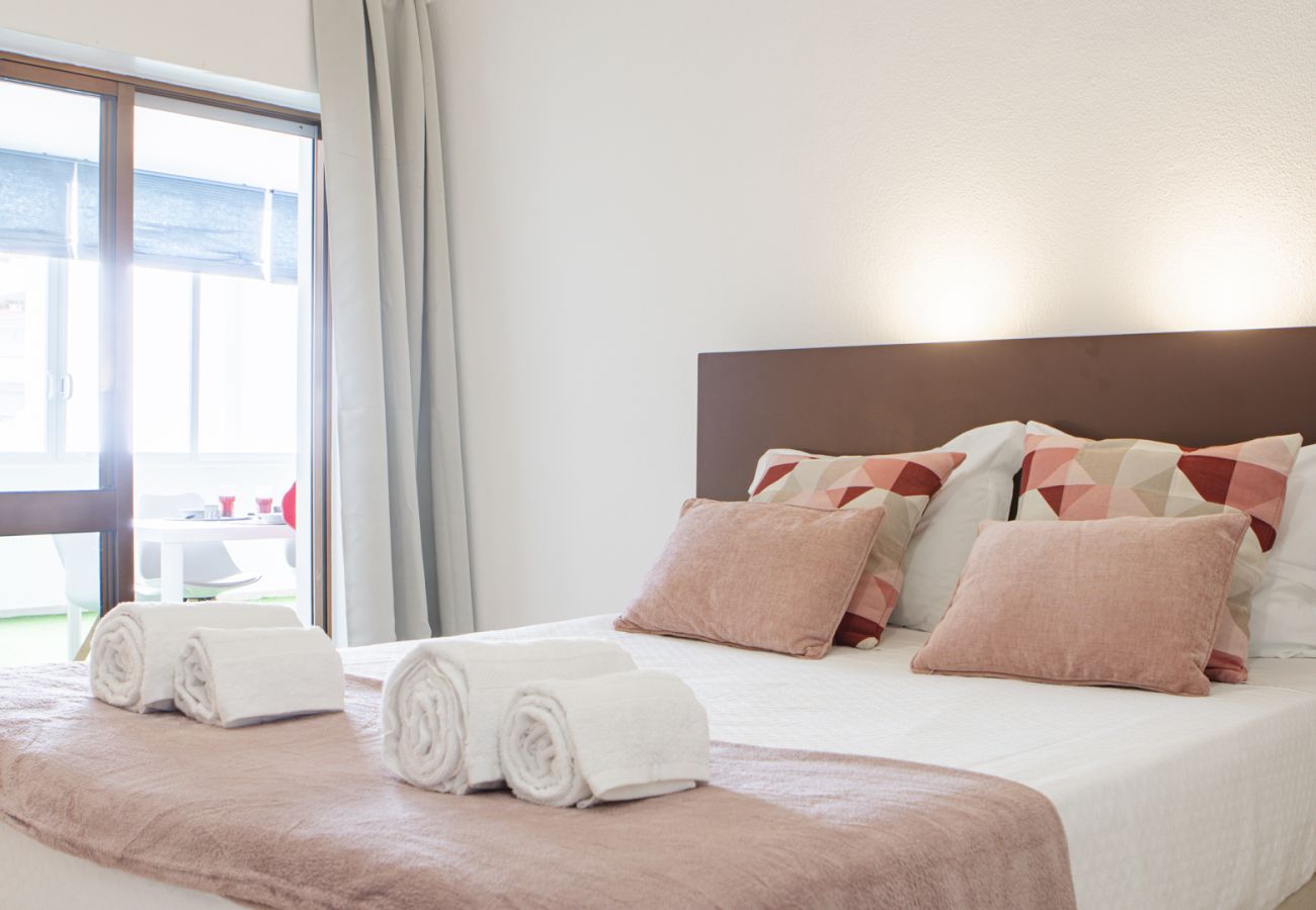 Apartment in Albufeira - Central Apartment - Rooftop pool