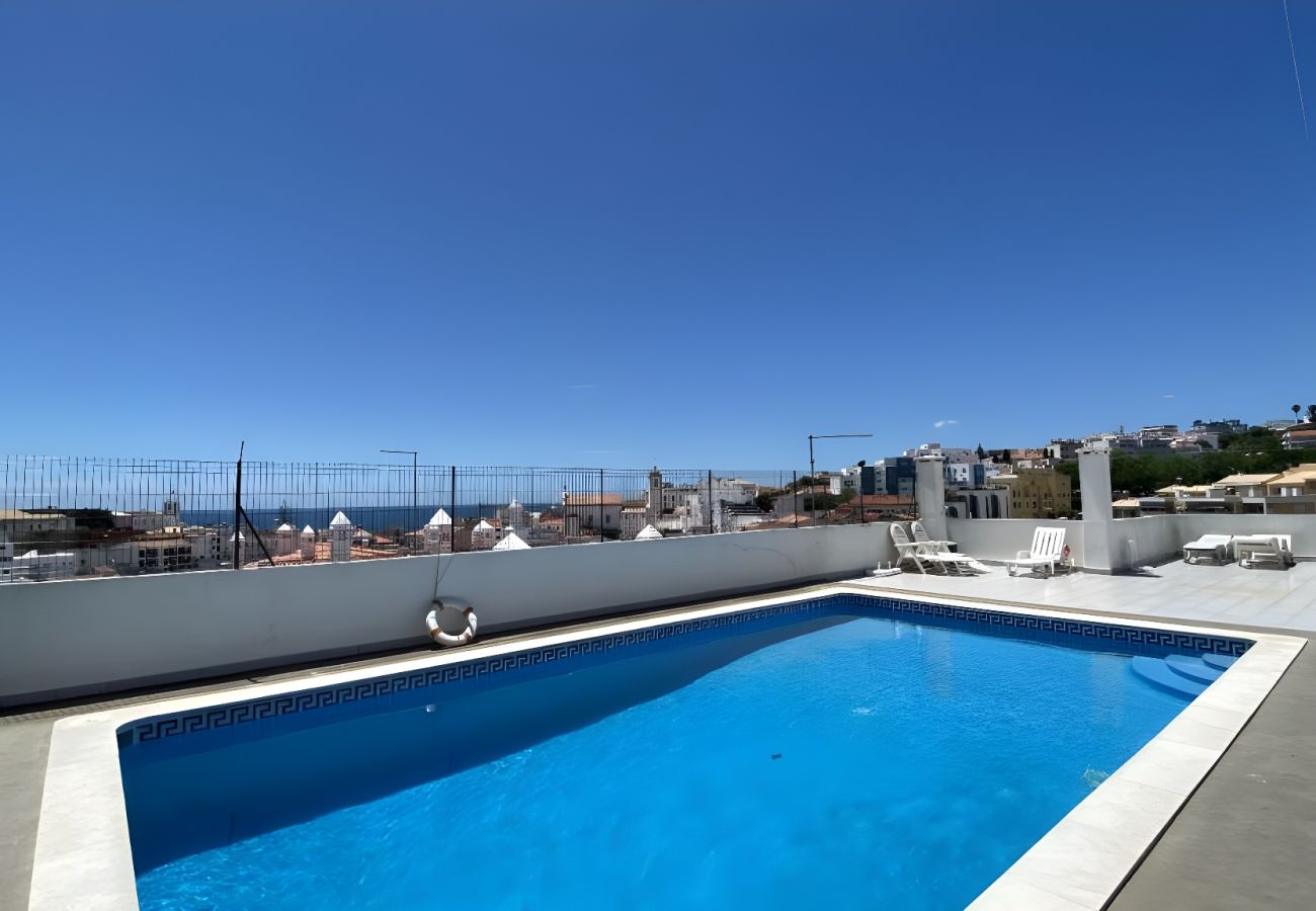 Apartment in Albufeira - Central Apartment - Rooftop pool