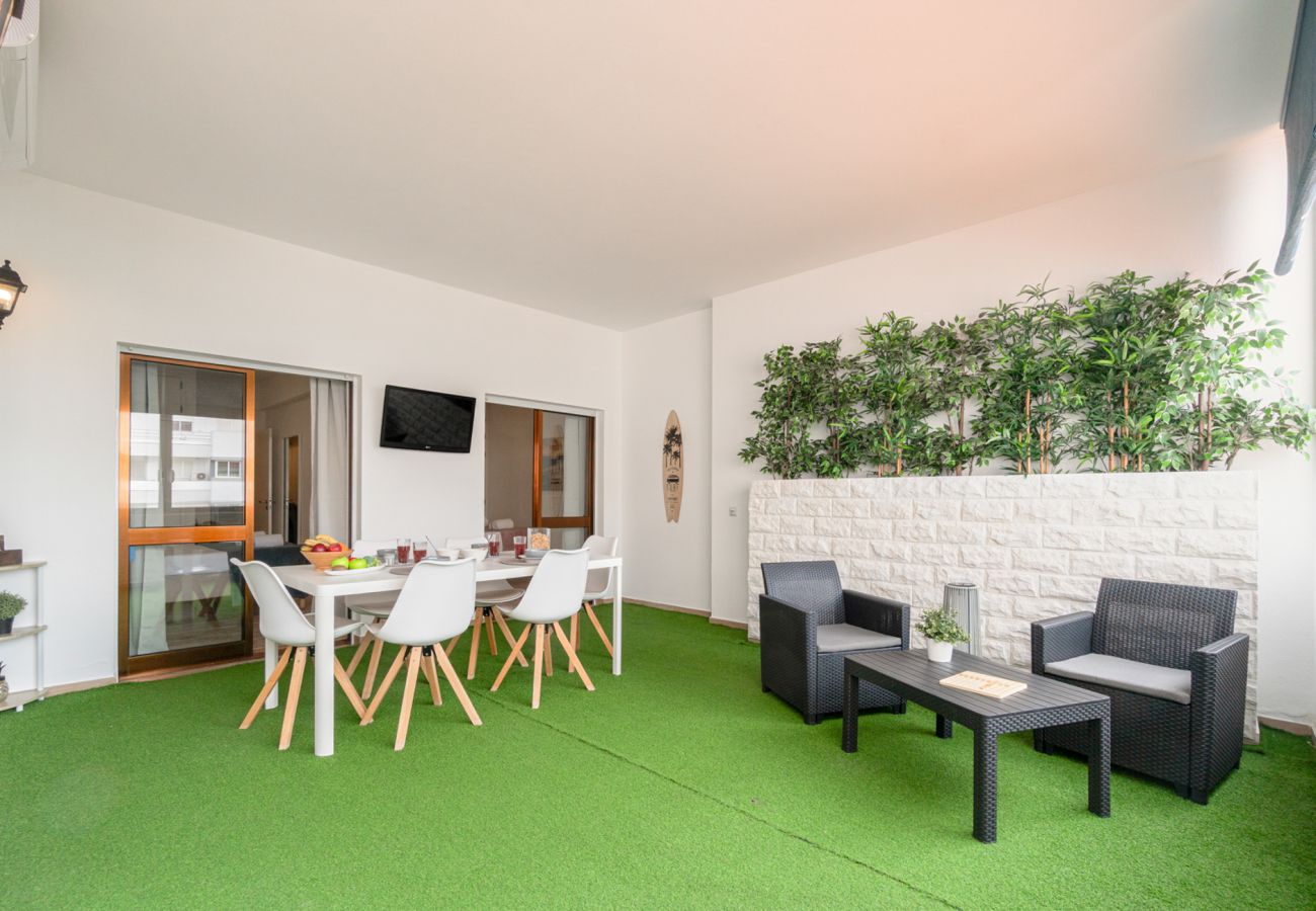Apartment in Albufeira - Central Apartment - Rooftop pool