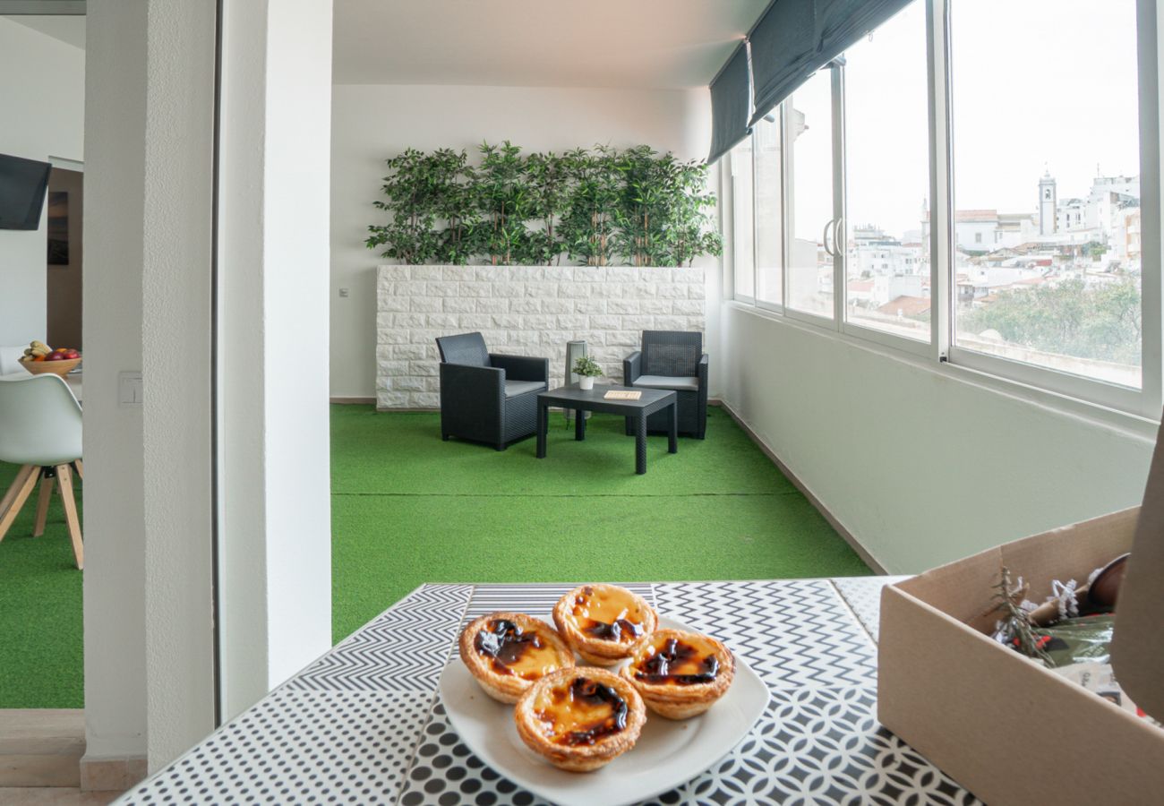 Apartment in Albufeira - Central Apartment - Rooftop pool