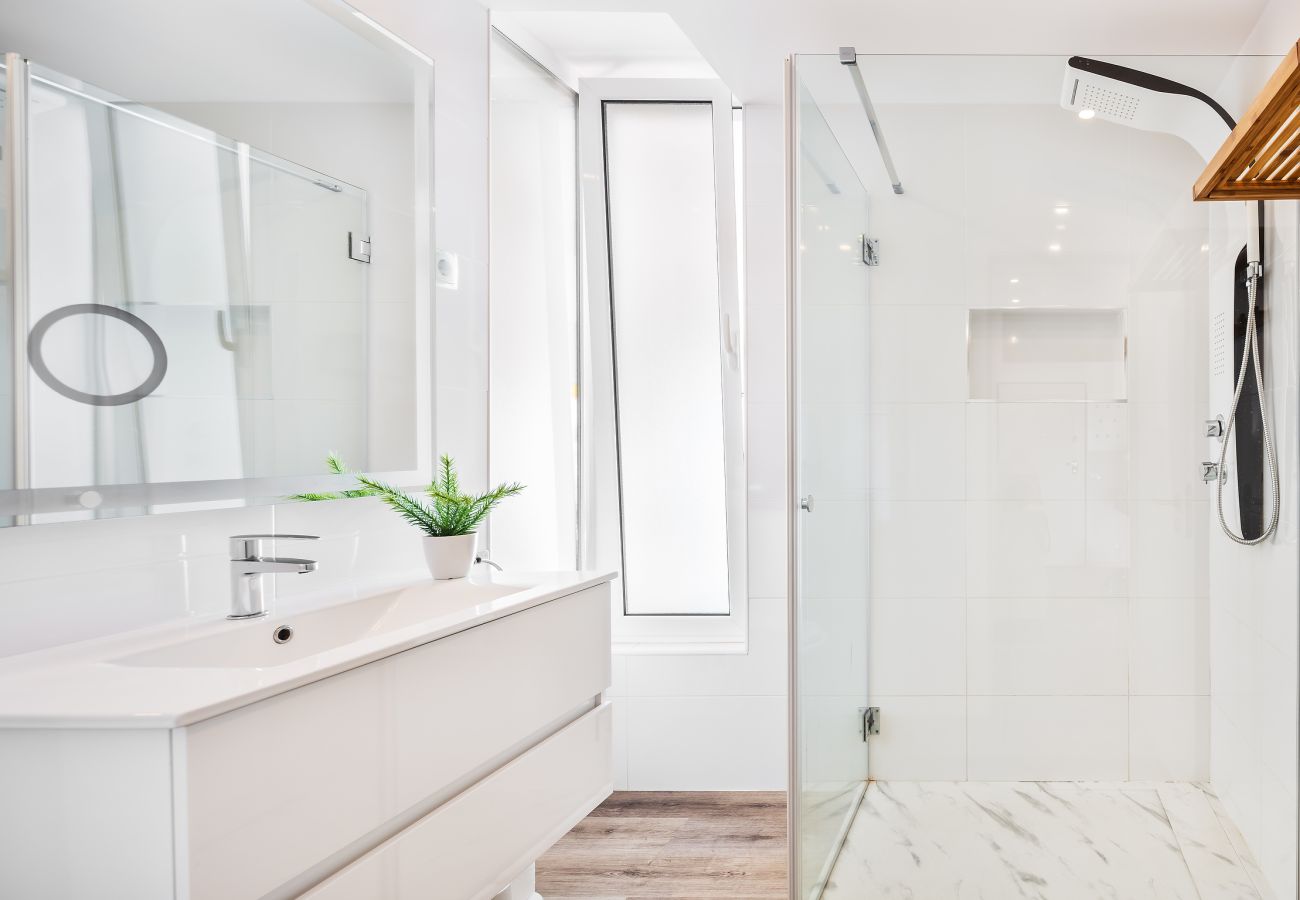 Apartment in Albufeira - Endless Blue Apt OCV- Beach Front