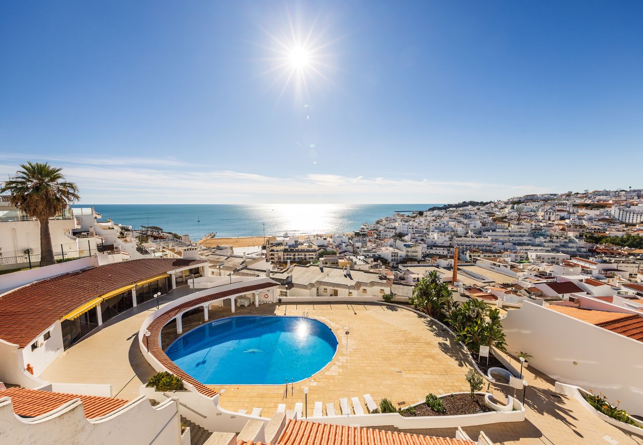 Apartment in Albufeira - Endless Blue Apt OCV - Beach Front, pool