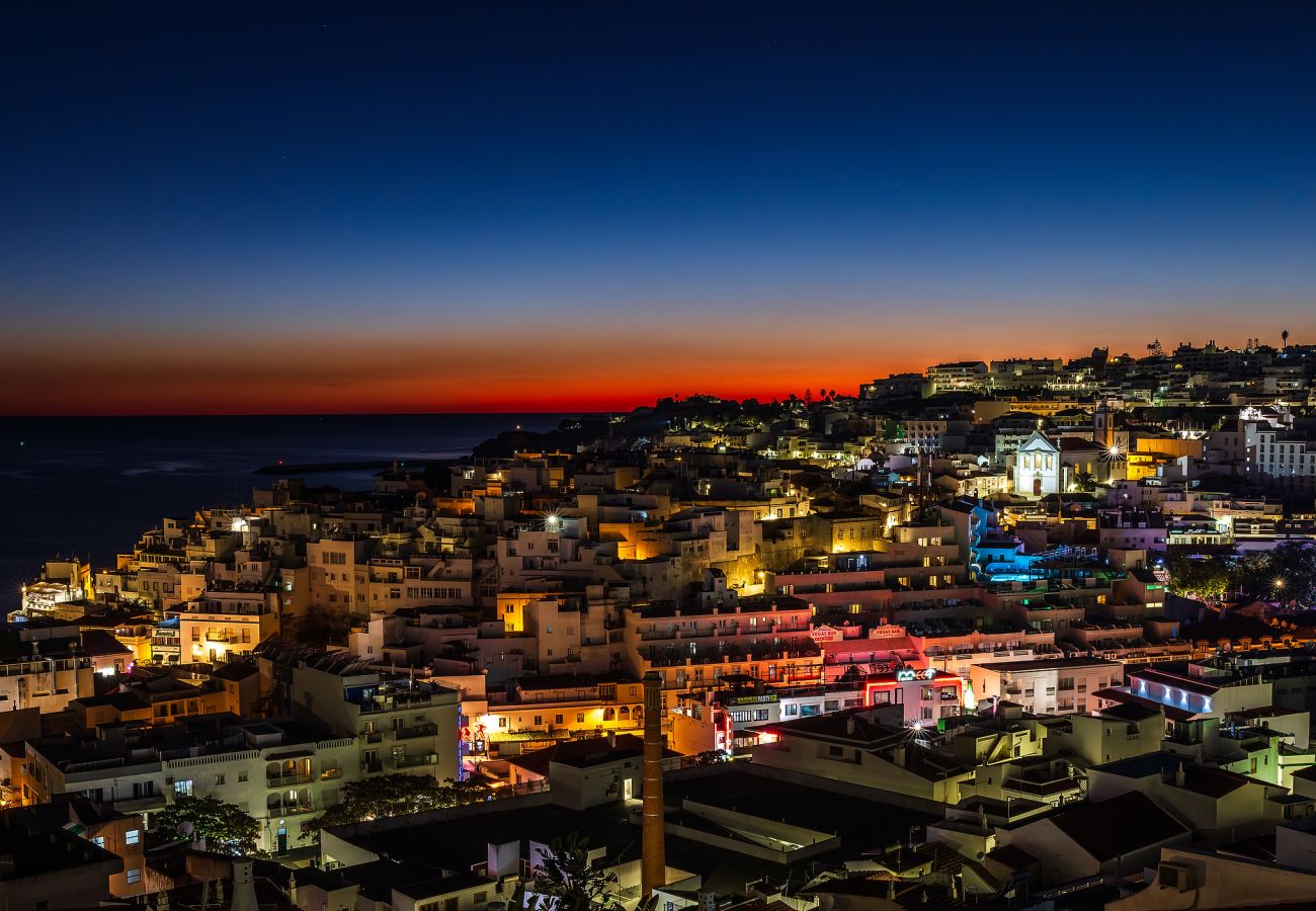 Apartment in Albufeira - Endless Blue Apt OCV - Beach Front, pool