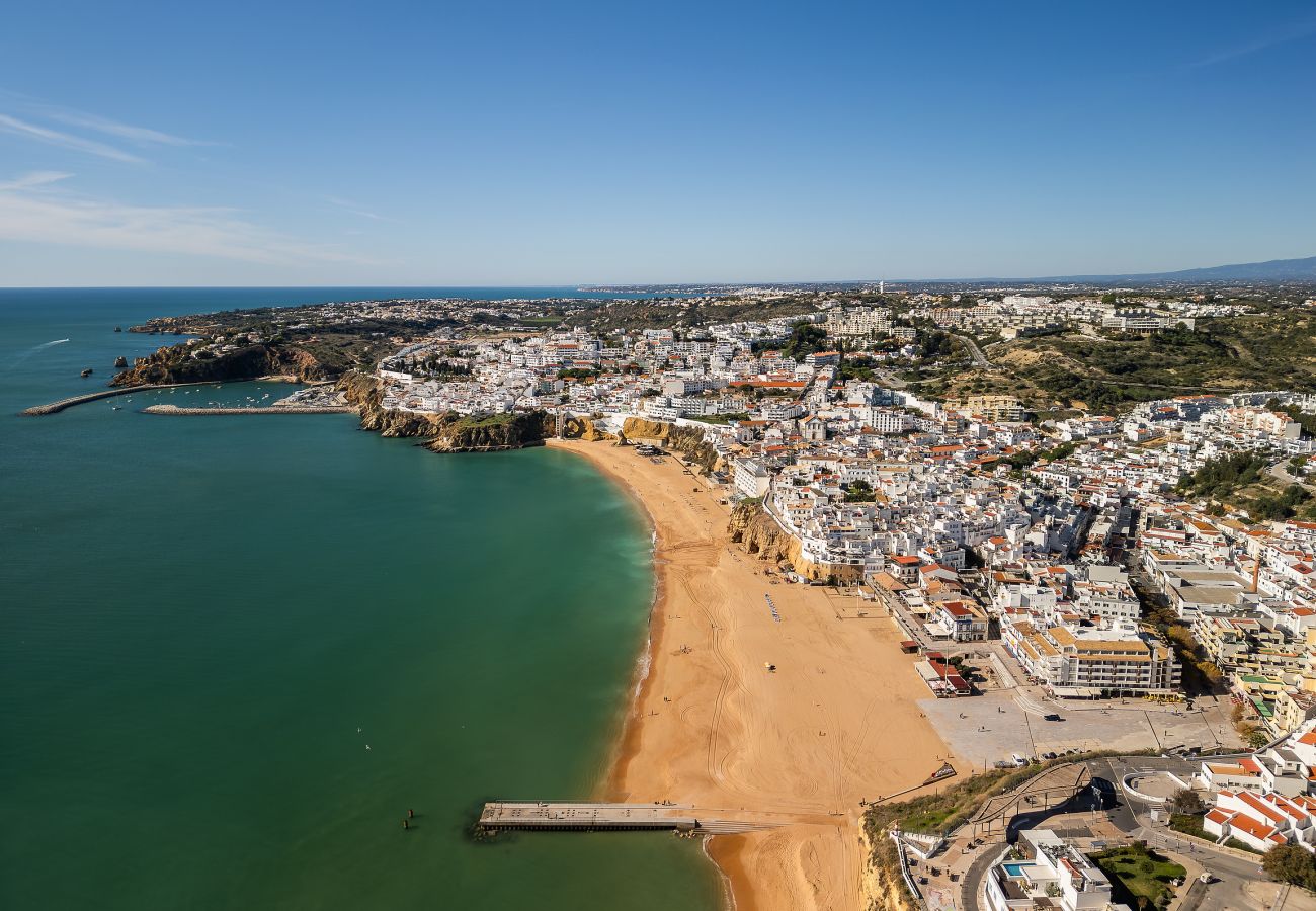 Apartment in Albufeira - Endless Blue Apt OCV - Beach Front, pool