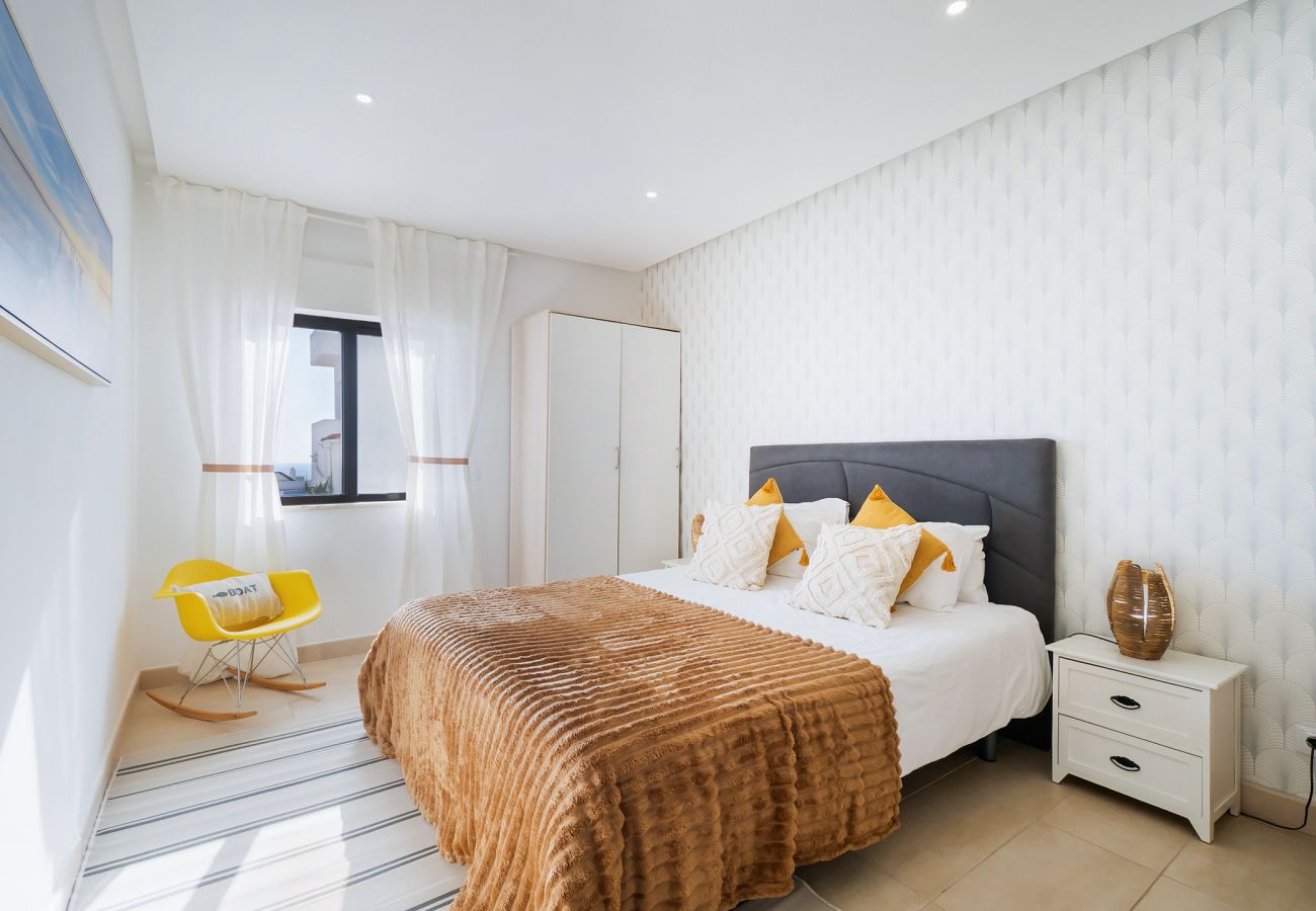 Apartment in Albufeira - Boat Apt OCV – 100m from beach, with pool