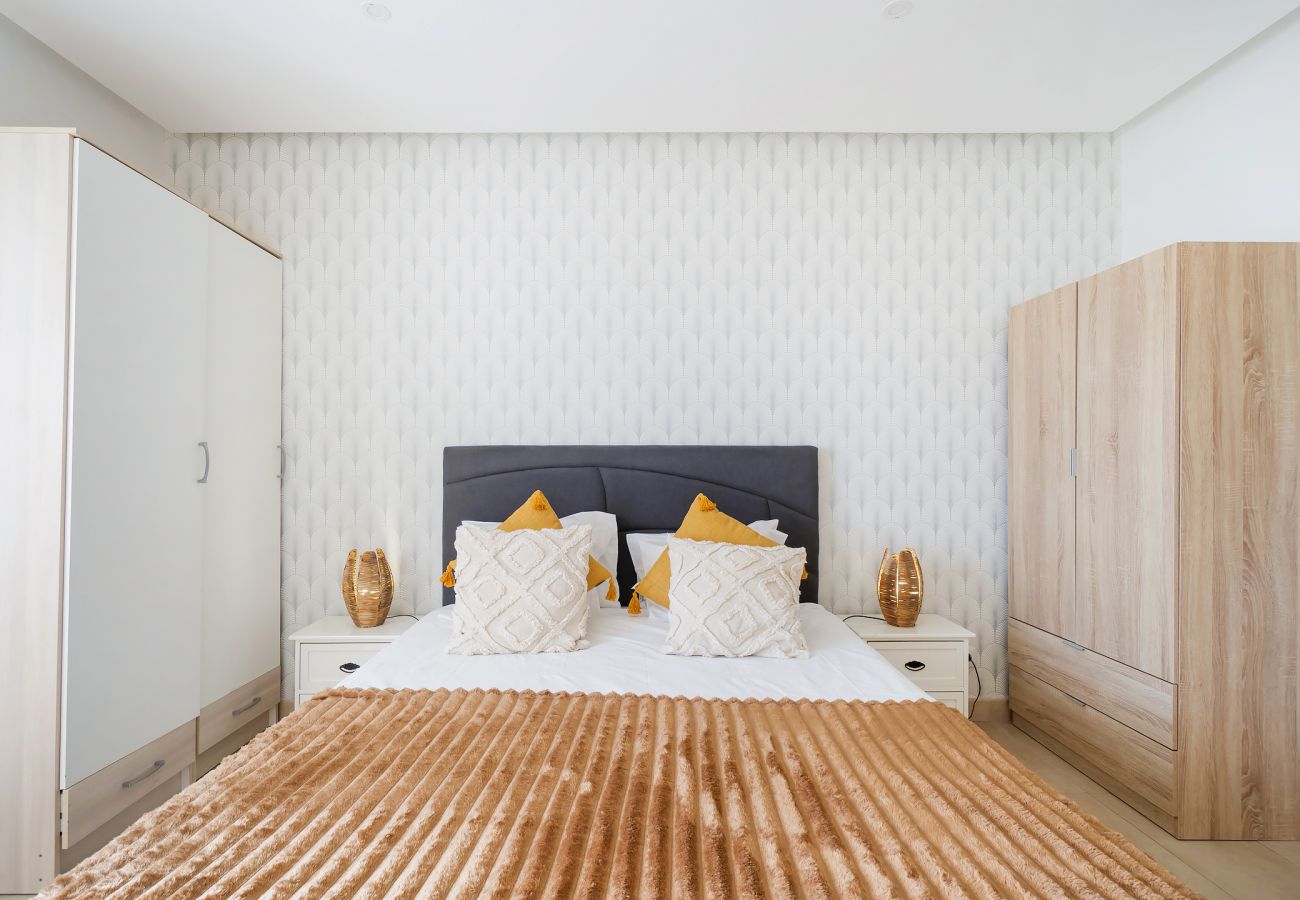 Apartment in Albufeira - Boat Apt OCV – 100m from beach, with pool