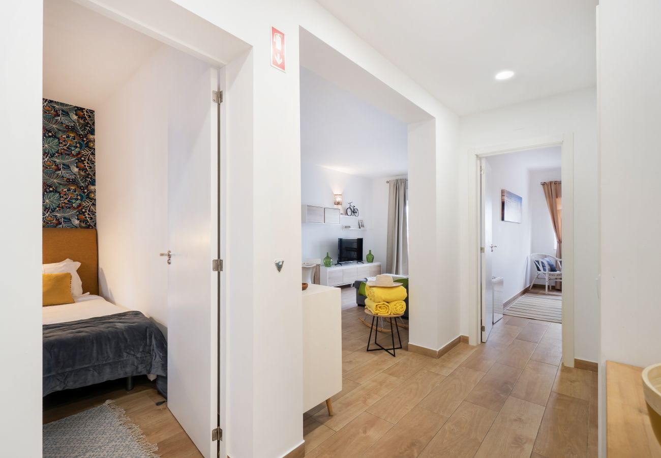 Apartment in Albufeira - Boat Apt OCV – 100m from beach, with pool