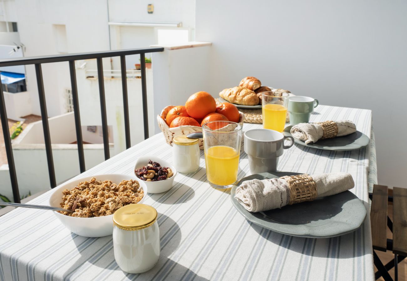 Apartment in Albufeira - Boat Apt OCV – 100m from beach, with pool