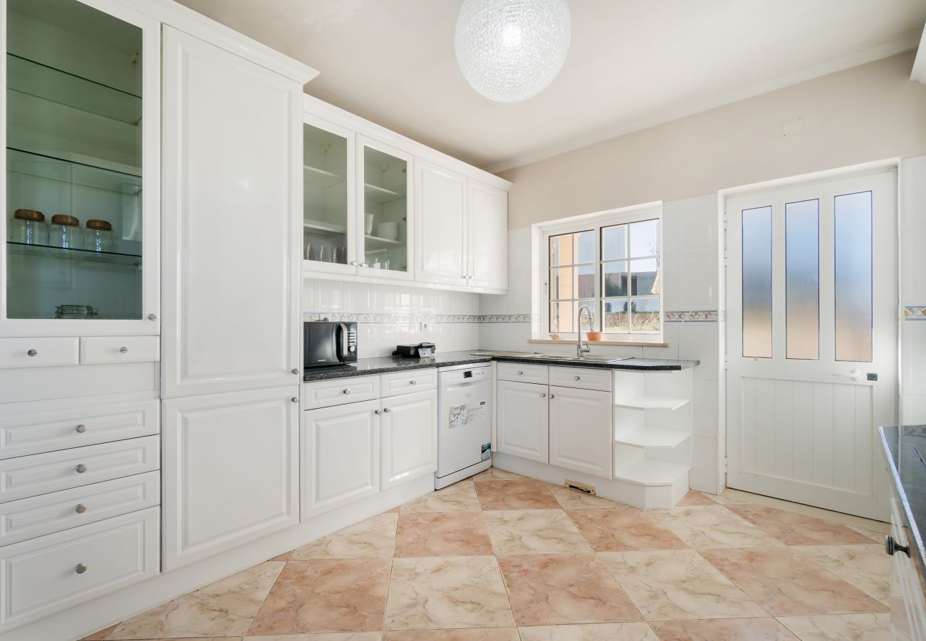 Villa in Albufeira - Villa Umbelina OCV - 5min Arrifes Beach - Games Room