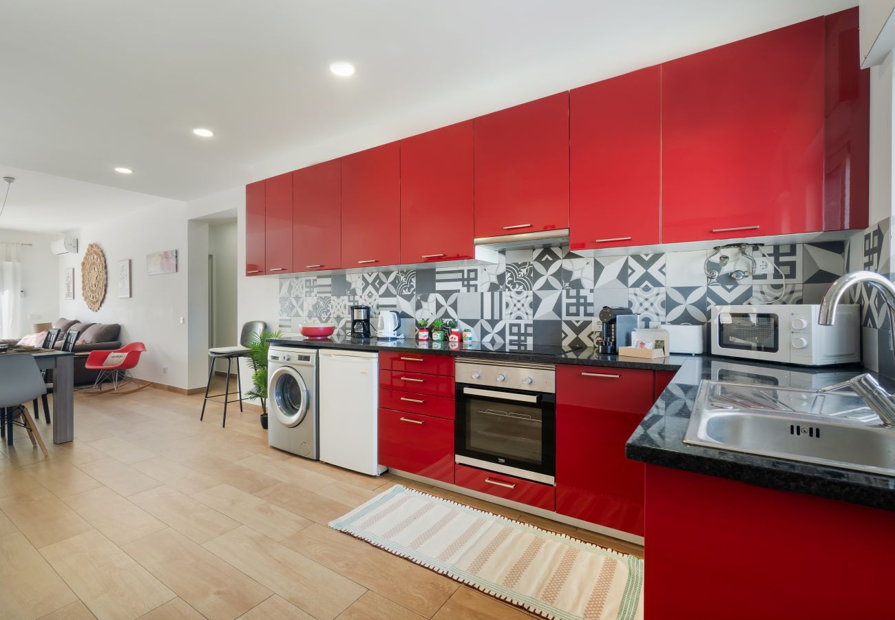 Apartment in Albufeira - Boat Apt OCV – 100m from beach, with pool