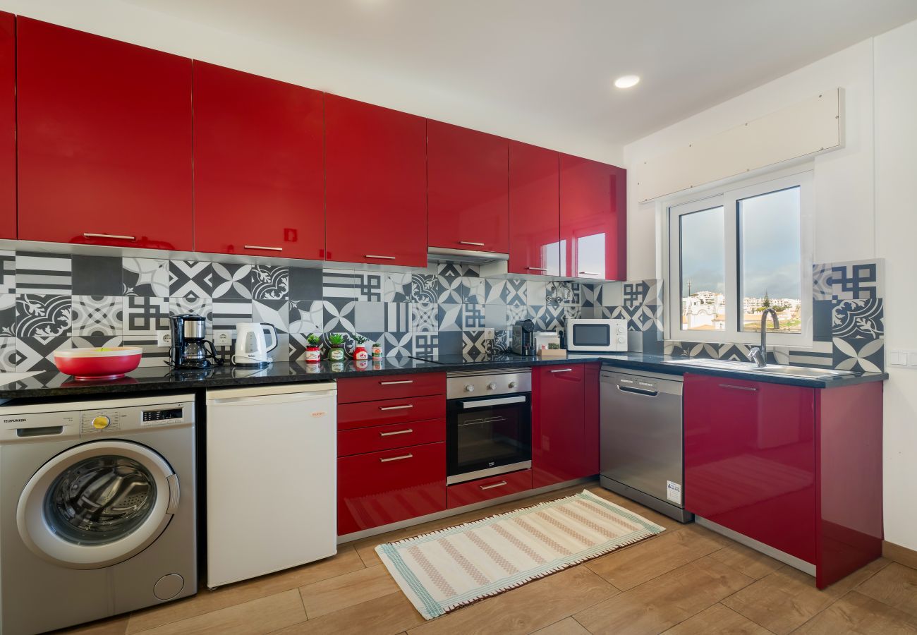 Apartment in Albufeira - Boat Apt OCV – 100m from beach, with pool