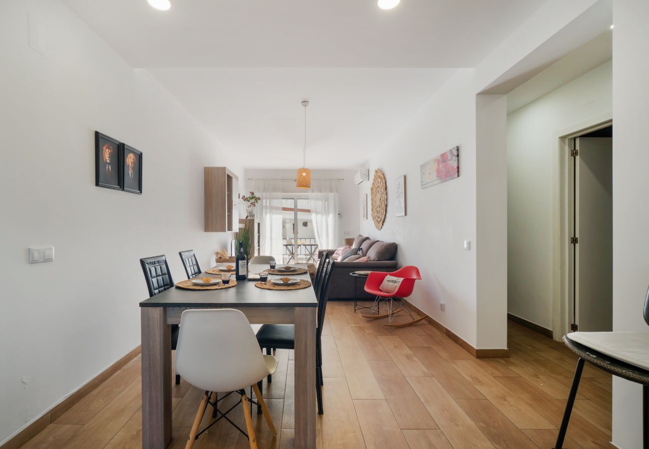 Apartment in Albufeira - Boat Apt OCV – 100m from beach, with pool