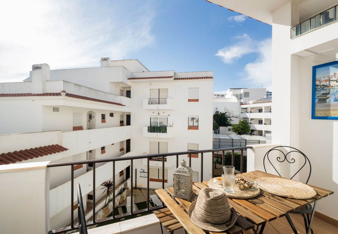 Apartment in Albufeira - Boat Apt OCV – 100m from beach, with pool