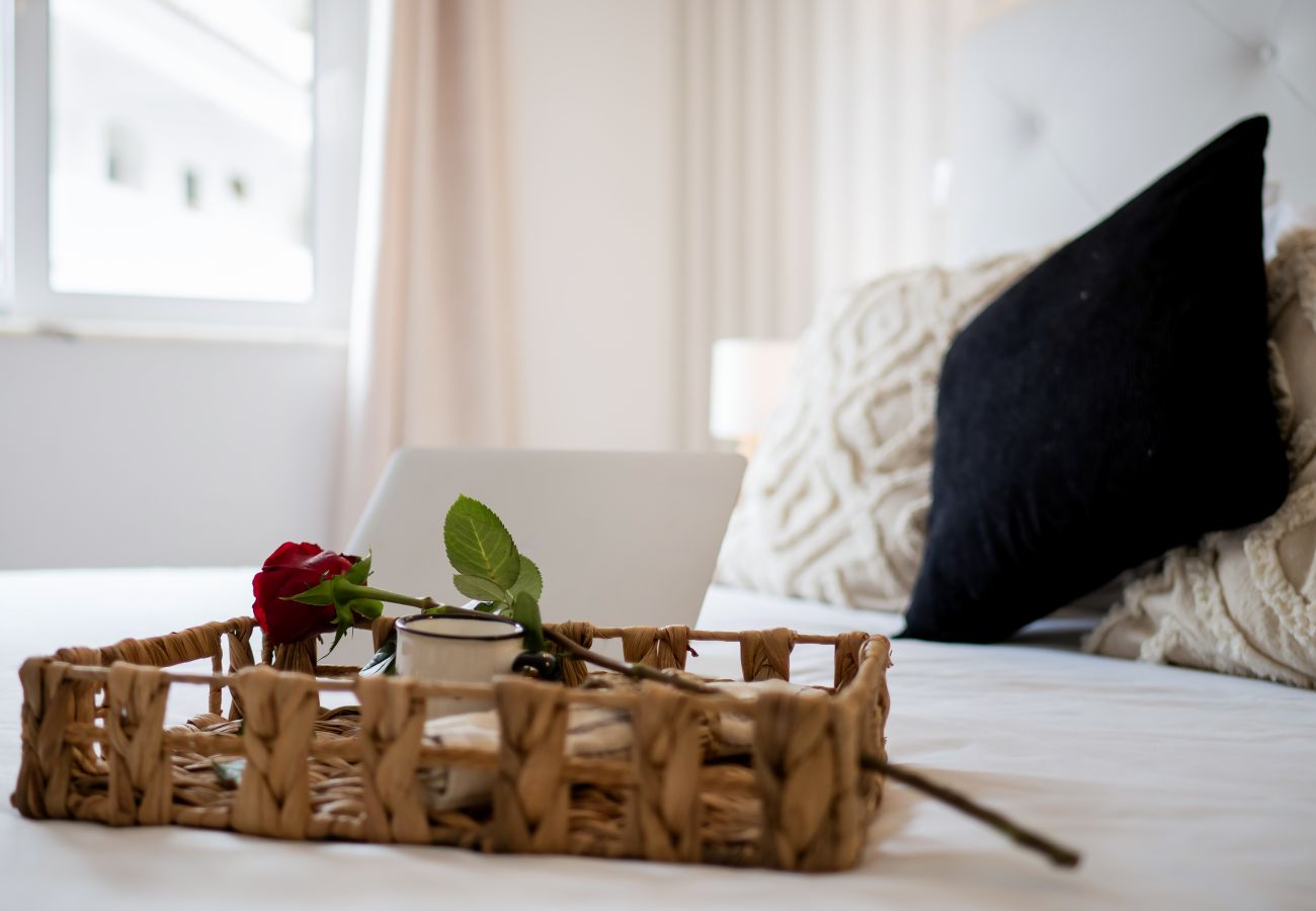 Apartment in Albufeira - Boat Apt OCV – 100m from beach, with pool