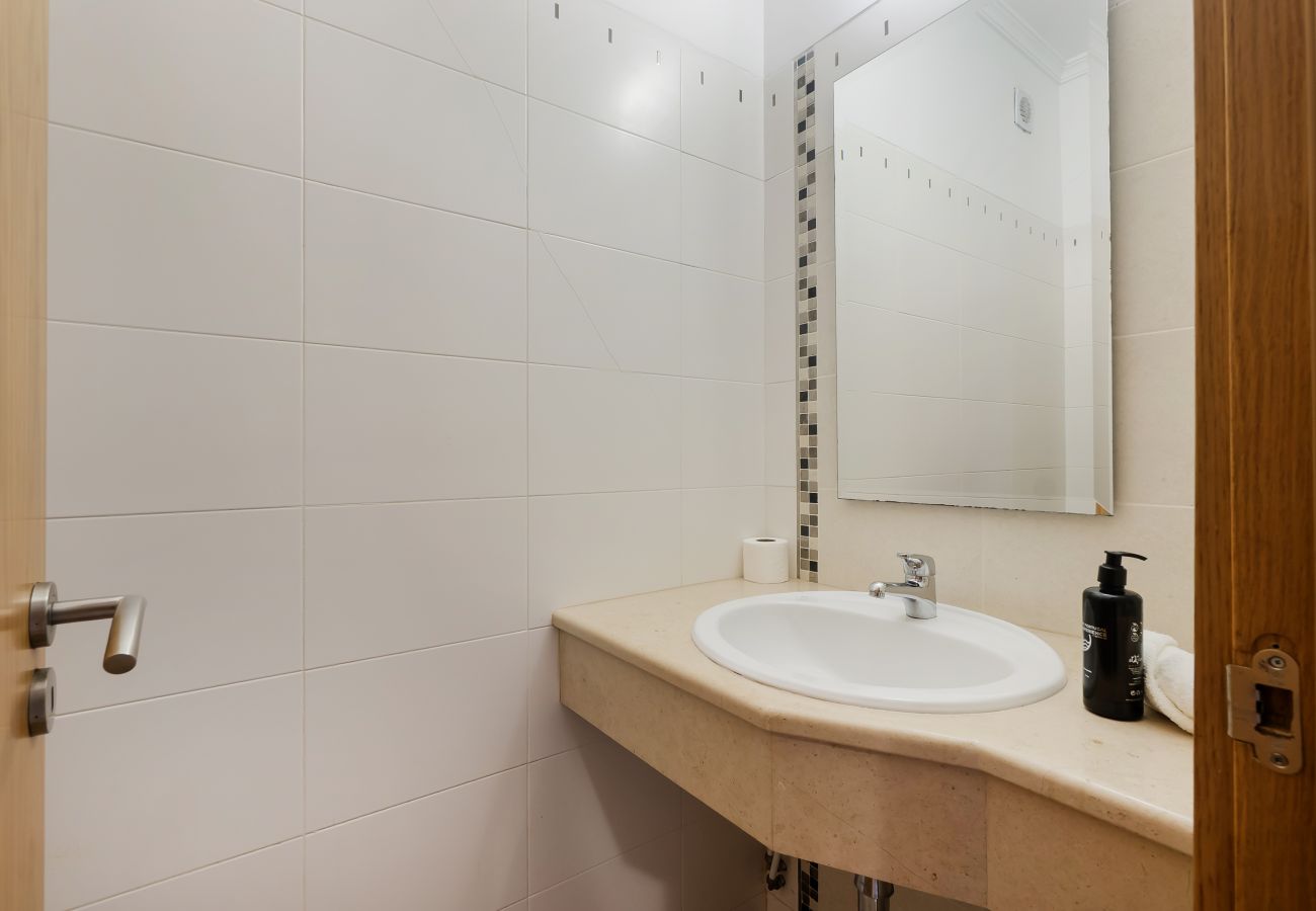 Villa in Albufeira - Sunny Terrace House | BBQ, Pool & Relax