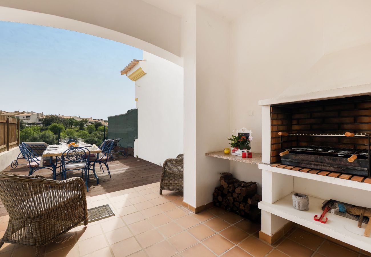 Villa in Albufeira - Sunny Terrace House | BBQ, Pool & Relax
