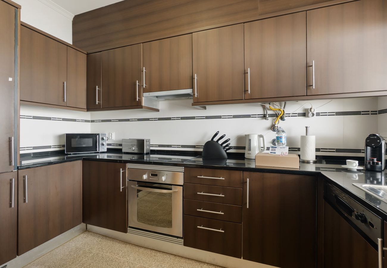 Villa in Albufeira - Sunny Terrace House | BBQ, Pool & Relax